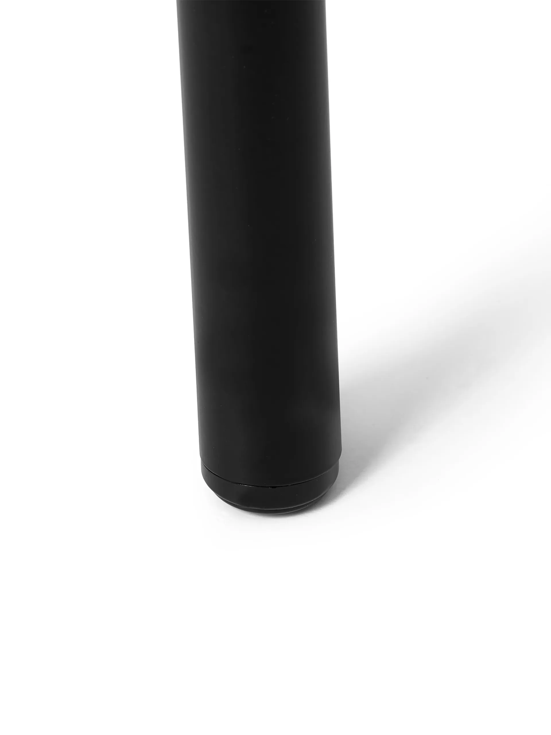 Rico Hallingdal cadeira de jantar, Cinza escuro marrom - preto Ferm Living