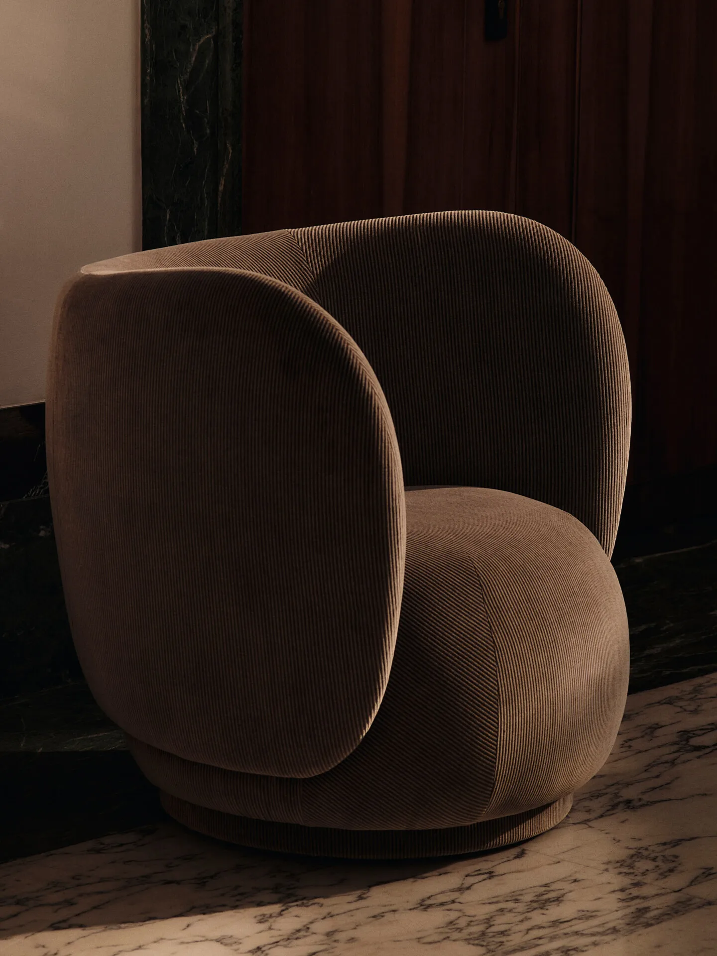 Rico poltrona lounge, Devoré velvet-Flint grey Ferm Living