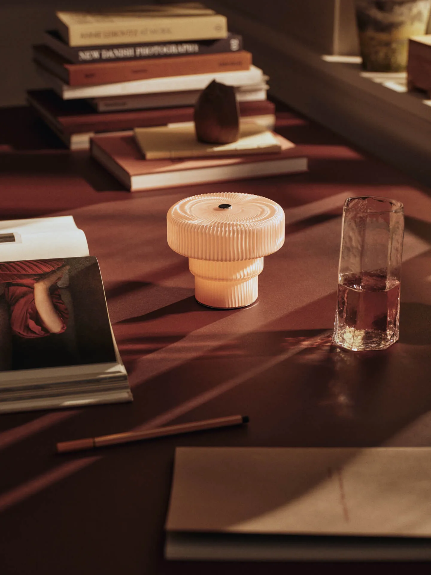 Ripple candeeiro de mesa portátil 10 cm, Pale rose Ferm Living