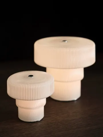 Ripple candeeiro de mesa portátil - White, 16,5 cm - Ferm Living