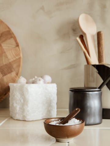 Saleiro com colher Petite, 2 un - Chocolate - Ferm Living