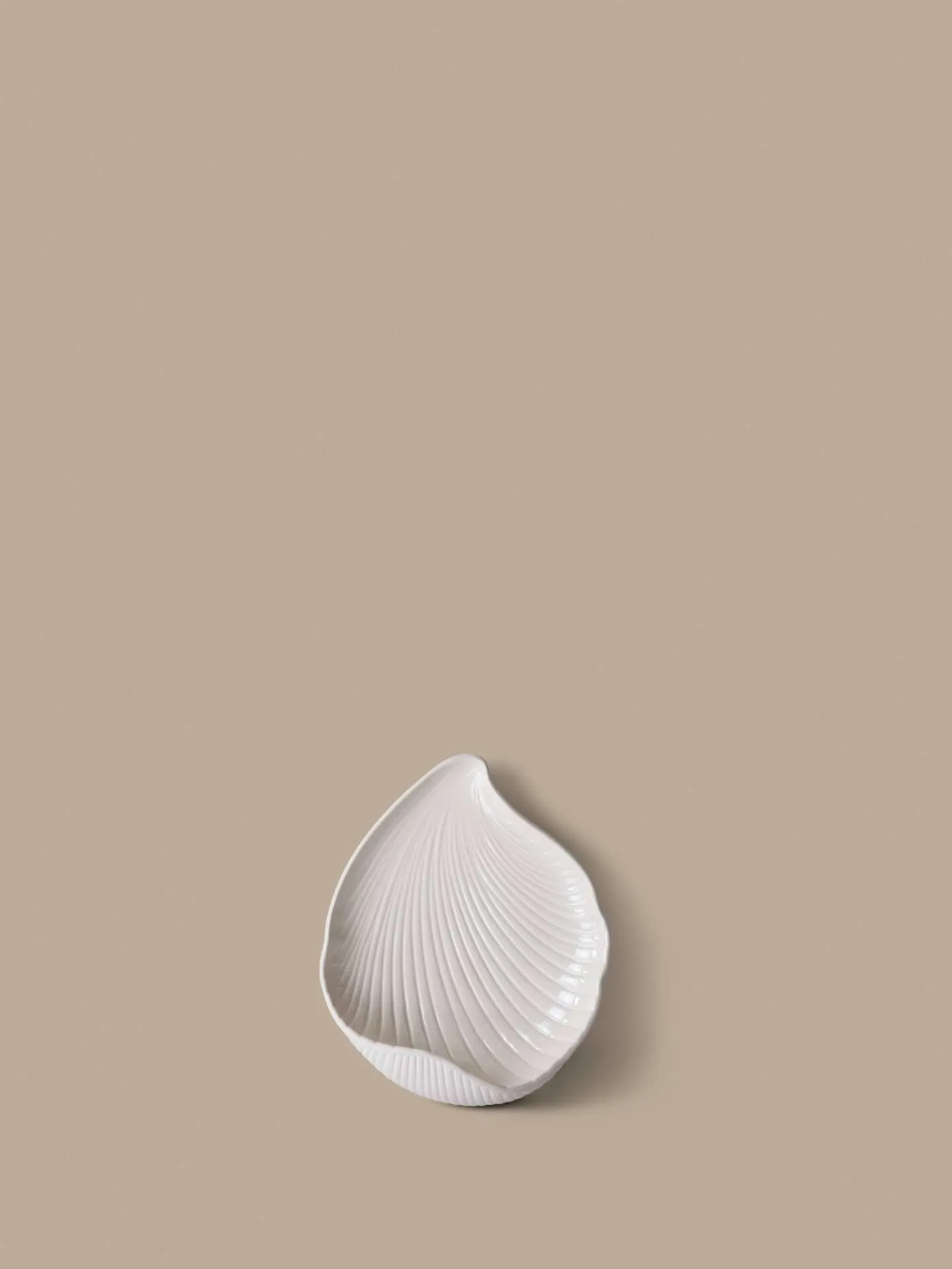 Shell aplique de parede, Off-white, 24x9,5x28,2 cm Ferm Living