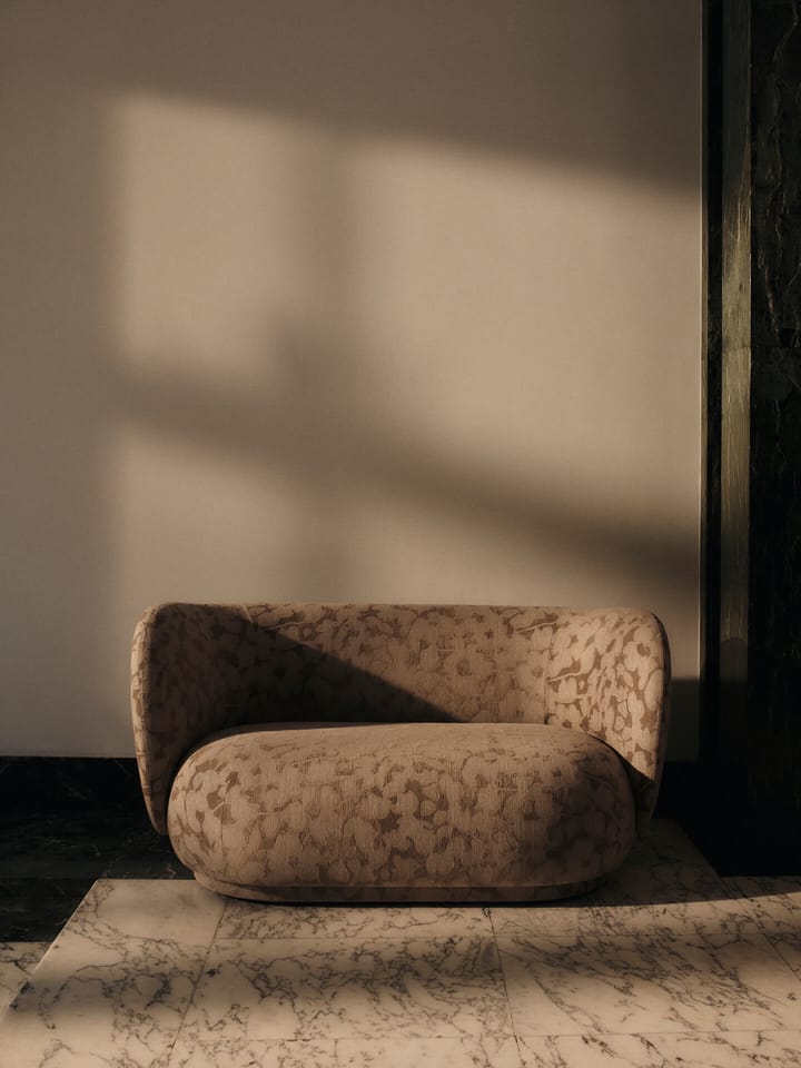Sofá Rico 2 lugares, Cilla-Taupe Ferm Living