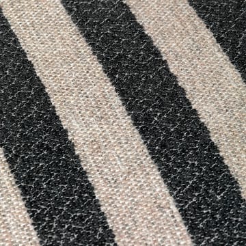 Sofá Rico 2 lugares - Louisiana sand-preto - Ferm Living