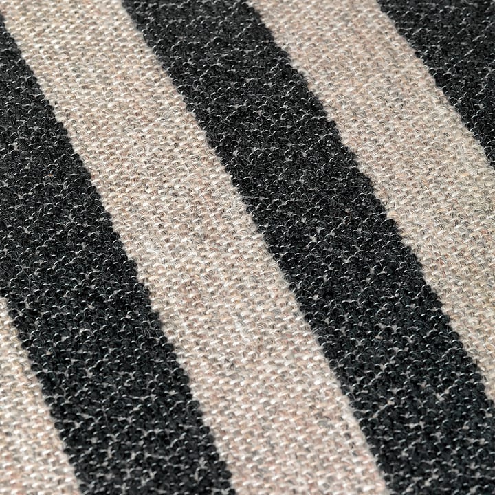 Sofá Rico 2 lugares, Louisiana sand-preto Ferm Living