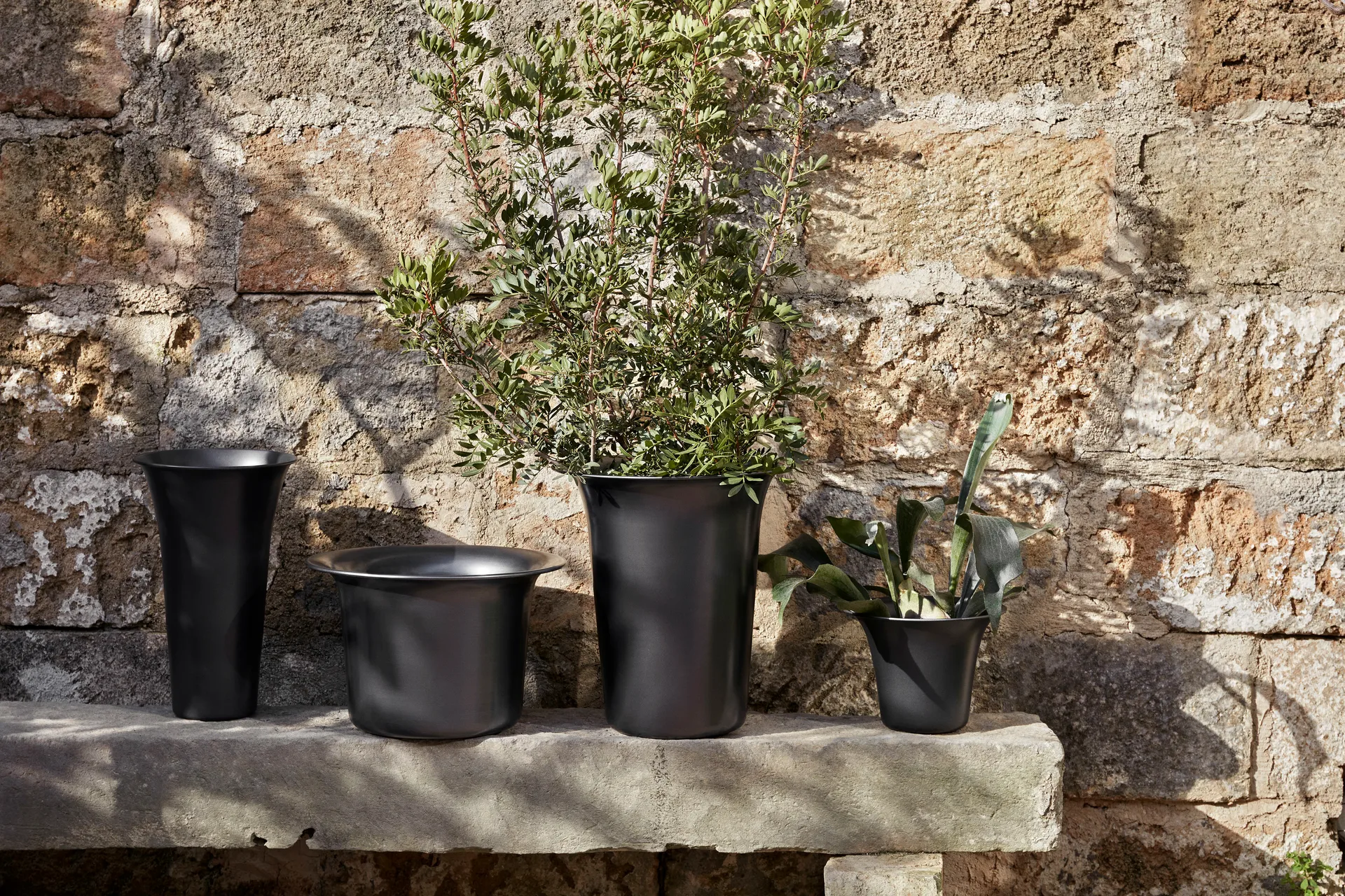 Spun Alu pote de flores Ø24x17,5 cm, alumínio escurecido Ferm Living