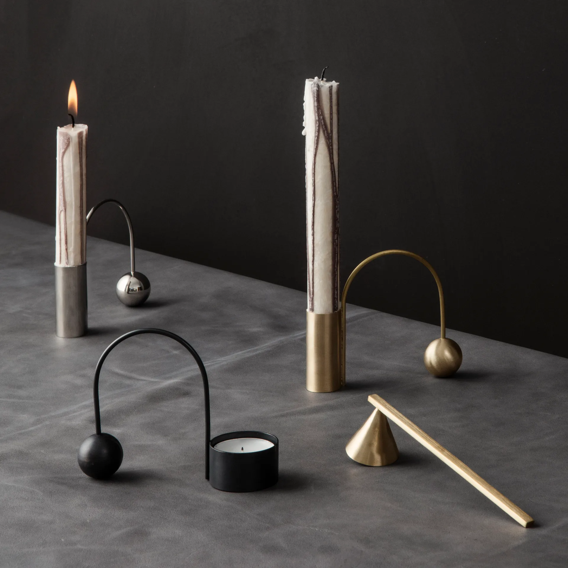 Suporte de velas Balance latão , castiçal Ferm Living