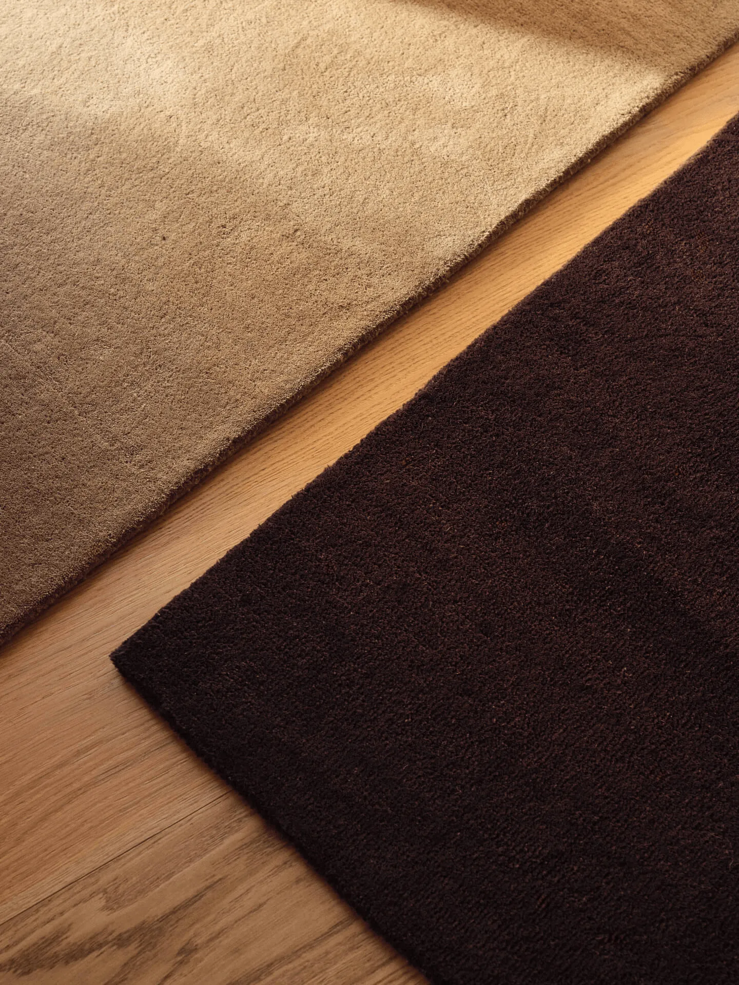 Tapete tufado Stille, Dark pecan, 140x200 cm Ferm Living