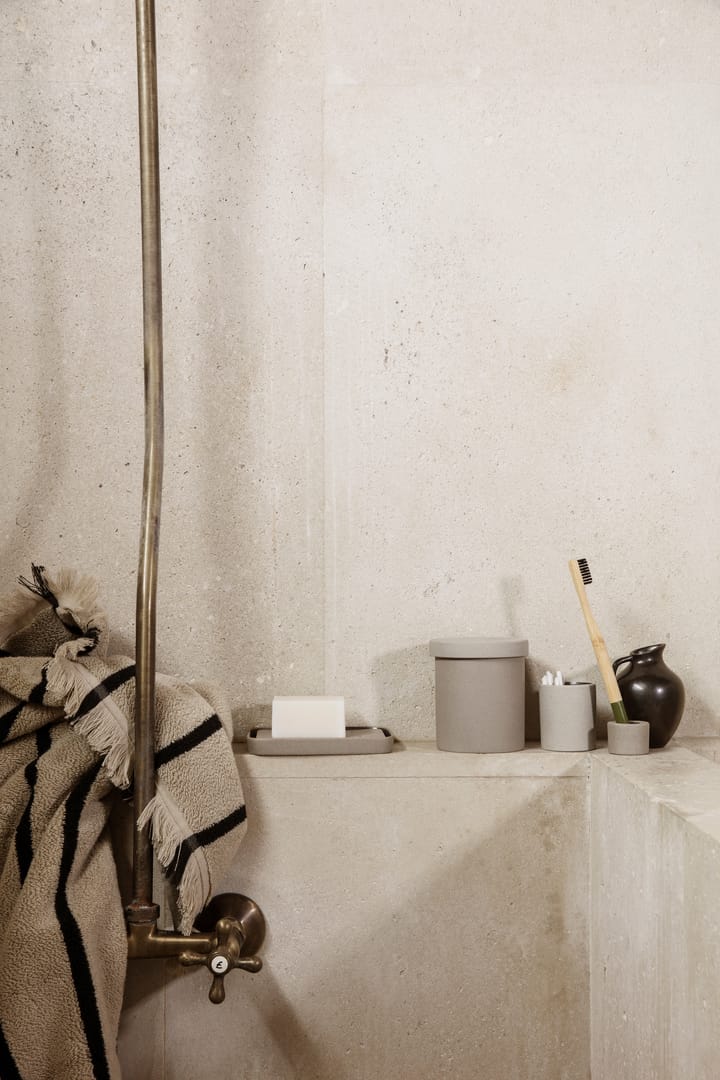 Toalha Alee 50x100 cm, Sand-black Ferm Living