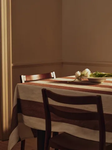 Toalha de mesa Hale - Chestnut-frosted lime, 150x240 cm - Ferm Living