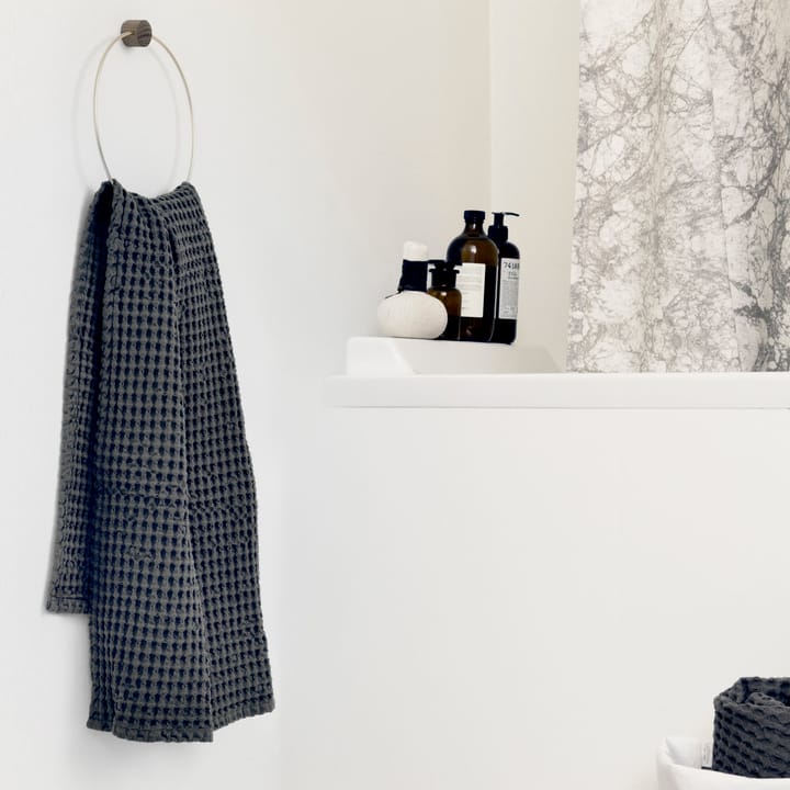 Toalheiro de latão , Ø20,5 cm Ferm Living
