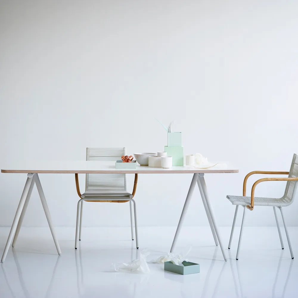 Turn espreguiçadeira, Tecido fiord da kvadrat cinzento escuro. suporte  Ferm Living