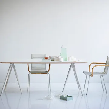 Turn espreguiçadeira - Tecido fiord da kvadrat cinzento escuro. suporte  - Ferm Living