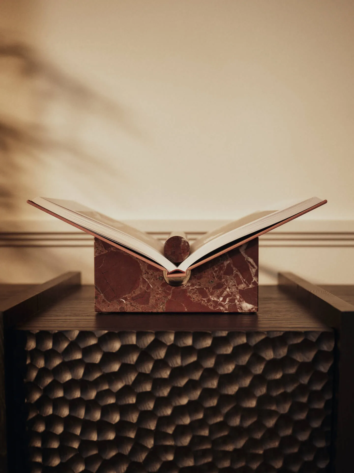 Tvara suporte para livros, Rosso levanto, 22x22 cm Ferm Living