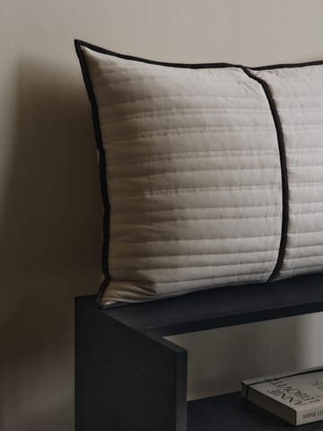 Vari almofada acolchoada 60x80 cm - Natural-dark chocolate - Ferm Living
