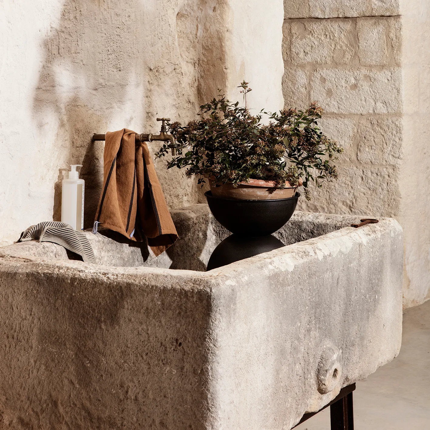 Vaso de flores Hourglass, Ø21 cm Ferm Living