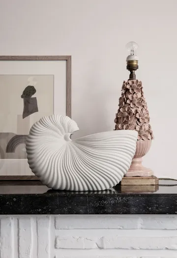 Vaso de flores Shell - Off white, 31x15x21 cm - Ferm Living