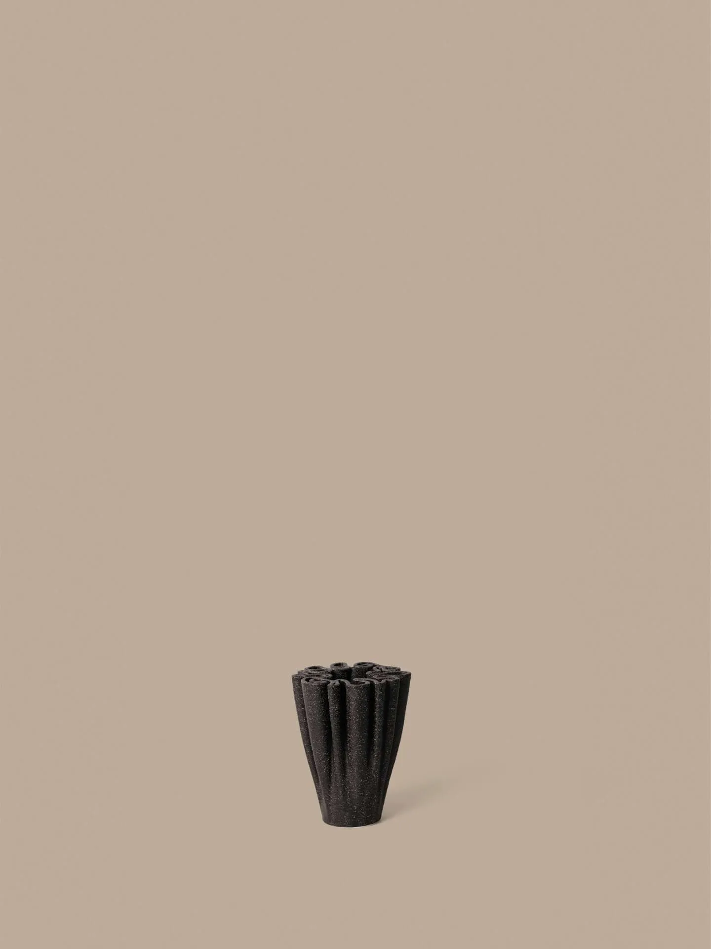 Vaso Dedali 11 cm, Castanho-escuro Ferm Living