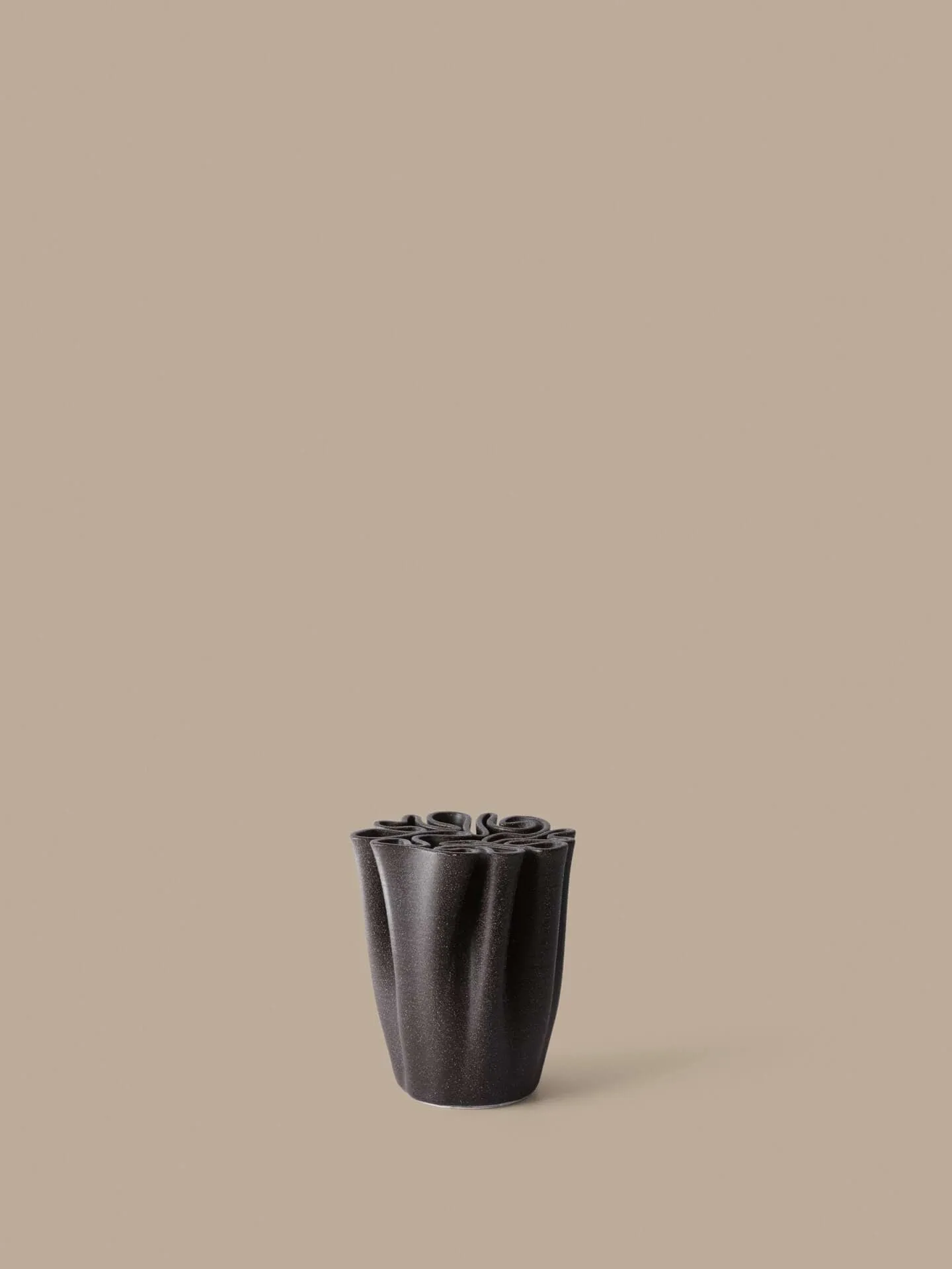 Vaso Dedali 18 cm, Castanho-escuro Ferm Living