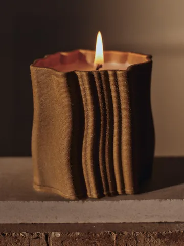 Vela perfumada Rylith 53 h - Capim-limão - Ferm Living