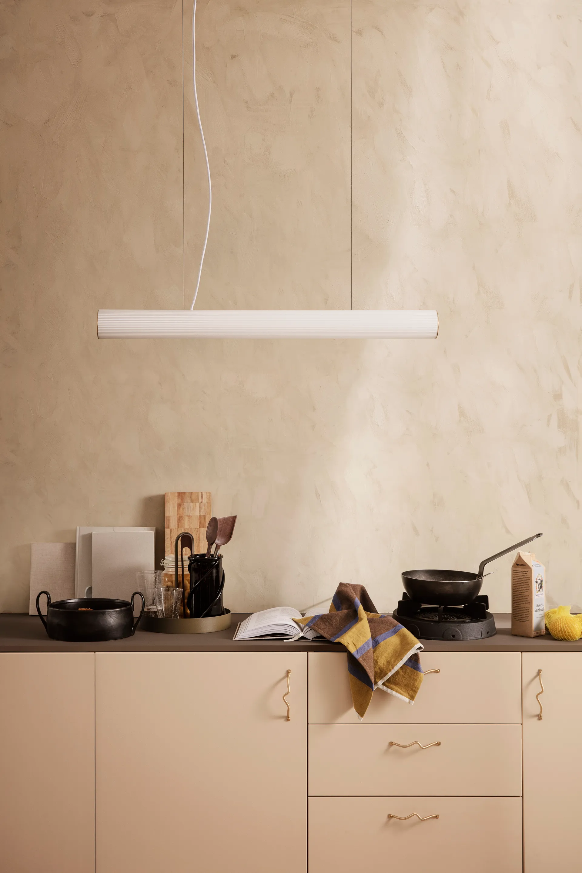 Vuelta pendente II 100, White-brass Ferm Living