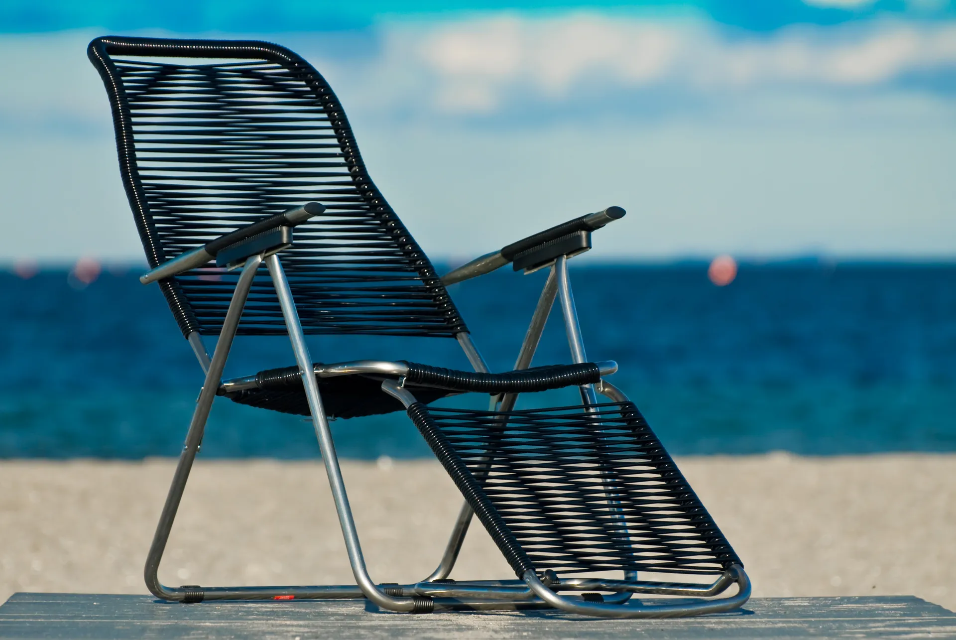 Espreguiçadeira Spaghetti com apoio para os pés, Preto Fiam