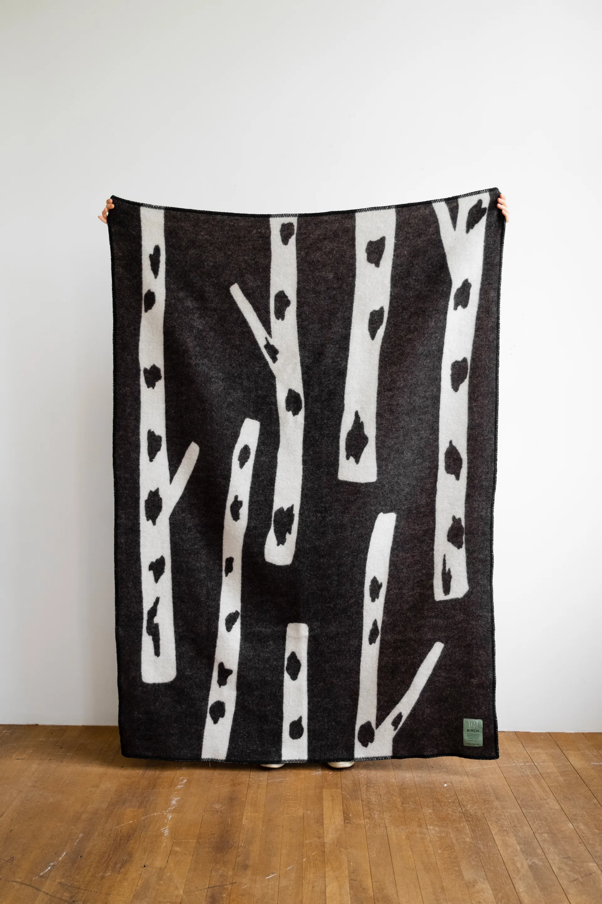 Birch manta 130x180 cm, Preto-branco Fine Little Day