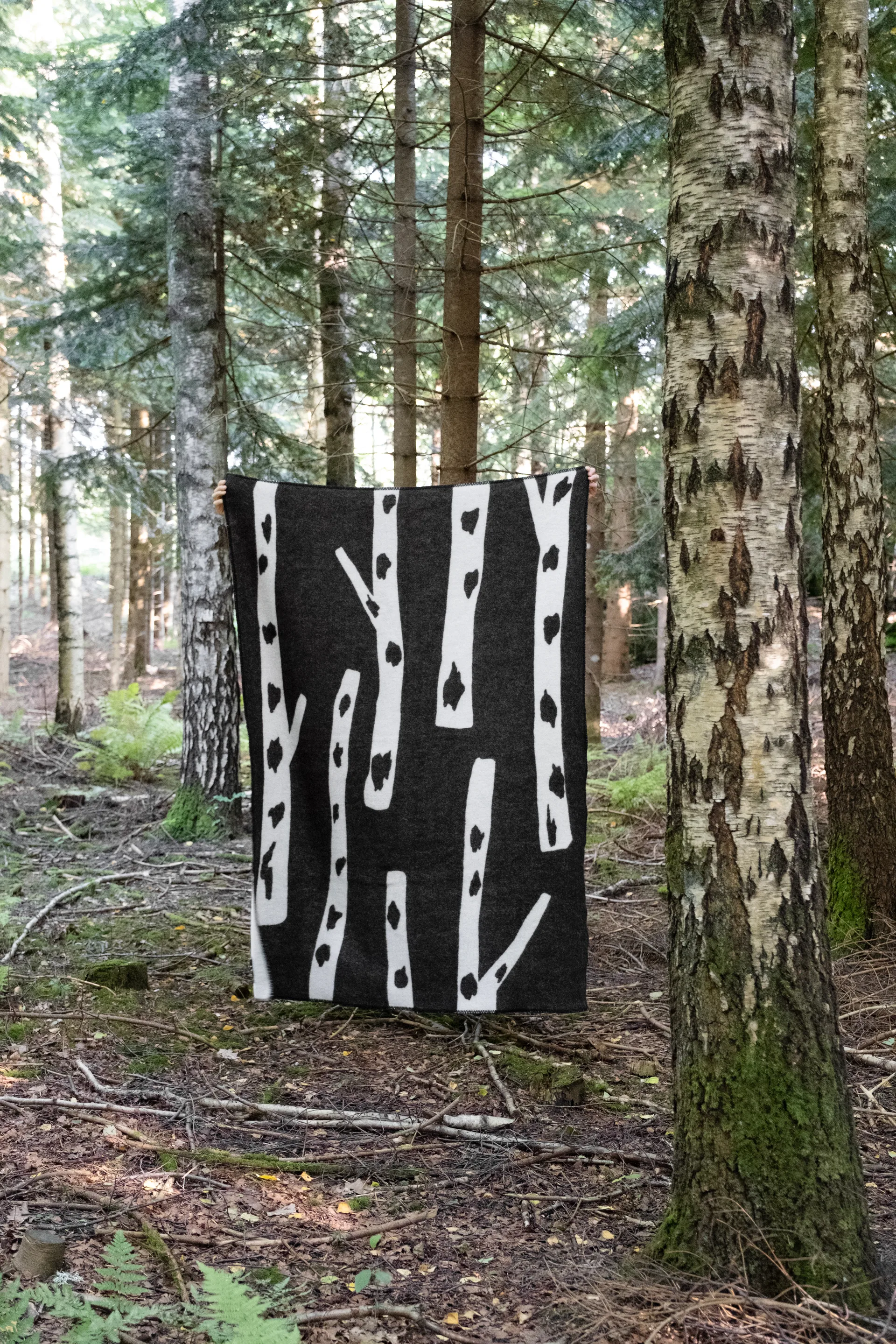 Birch manta 130x180 cm, Preto-branco Fine Little Day