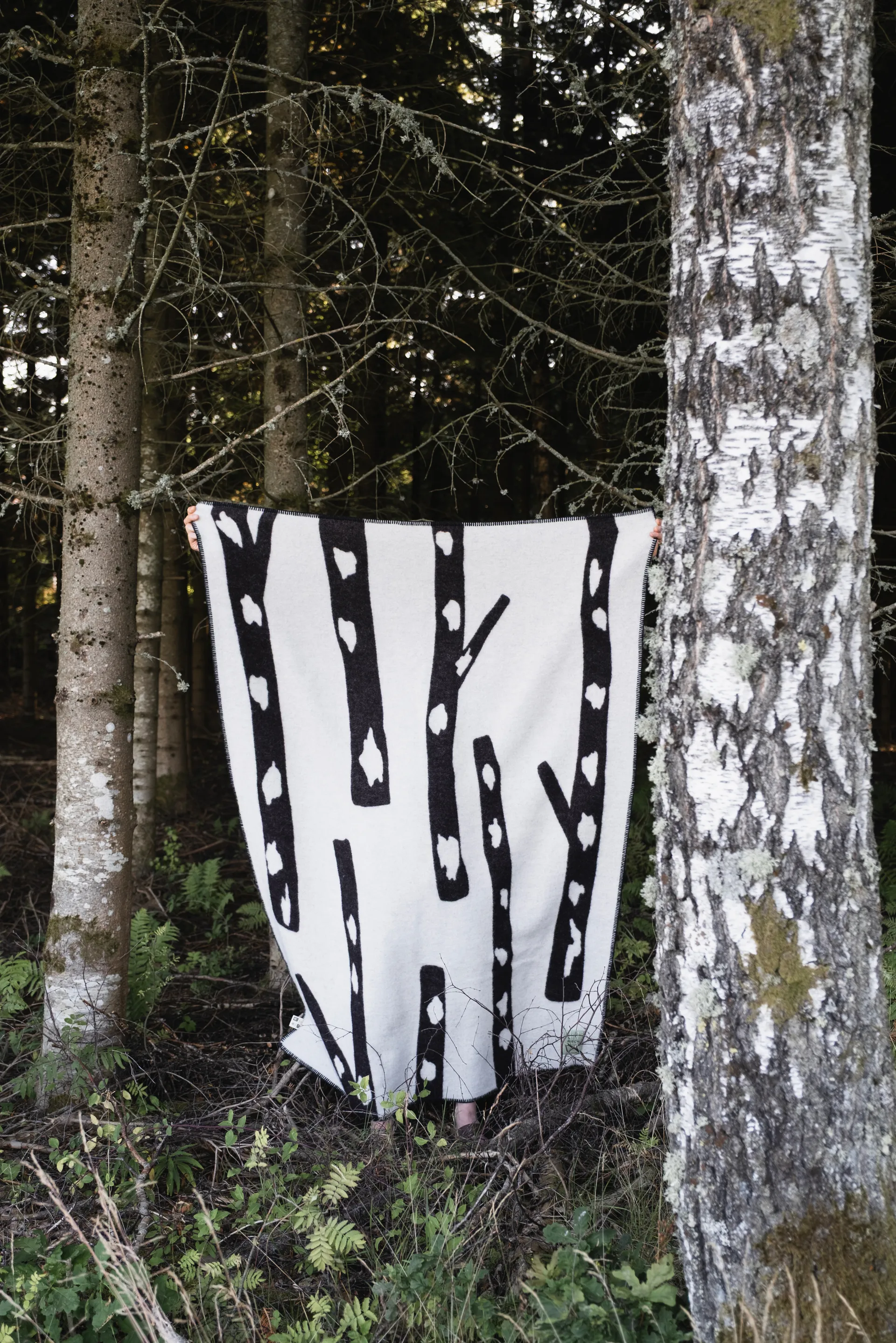 Birch manta 130x180 cm, Preto-branco Fine Little Day
