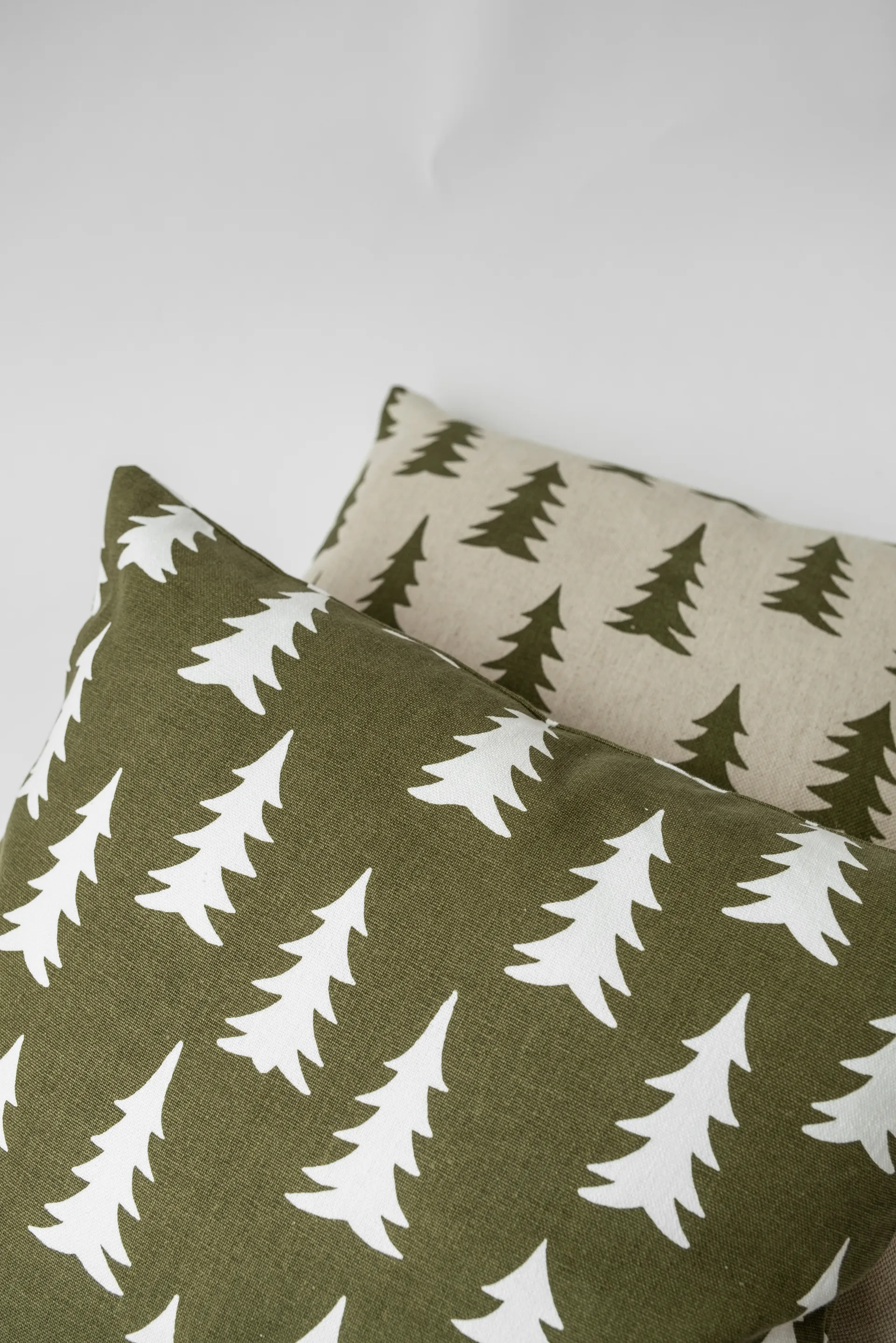 Capa de almofada Gran , Verde azeitona Fine Little Day