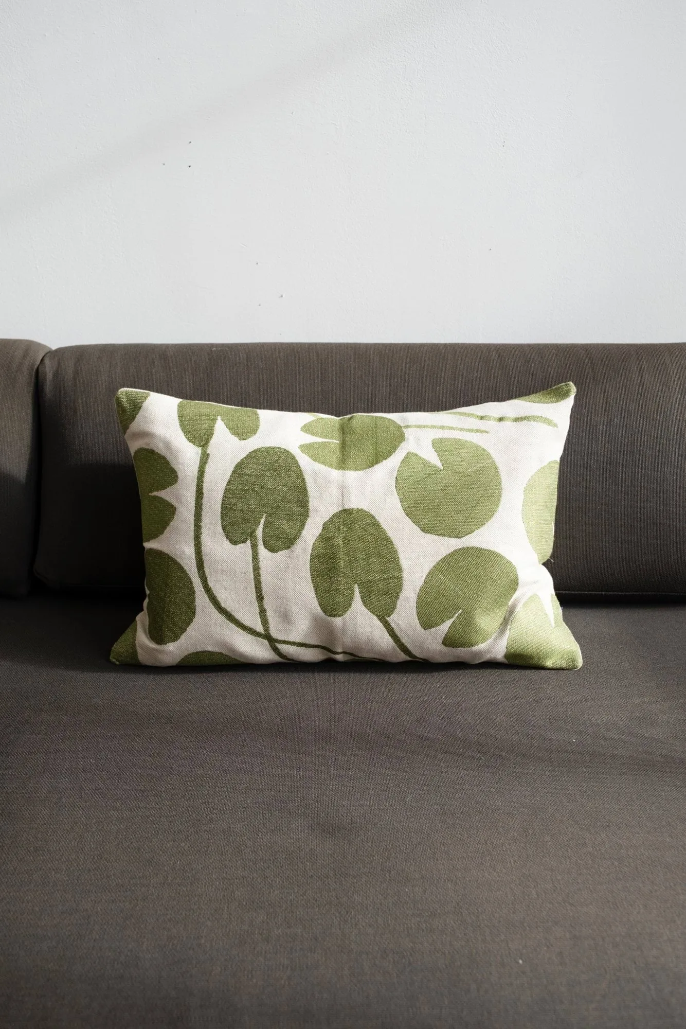 Capa de almofada Water lilies, Natural-verde, 38x58 cm Fine Little Day