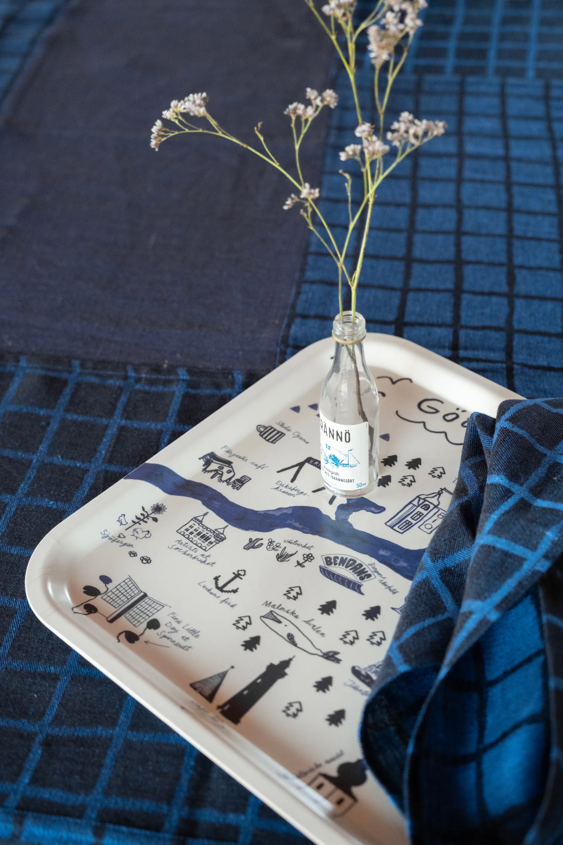 Gothenburg bandeja 32x32 cm, Branco-Azul Fine Little Day