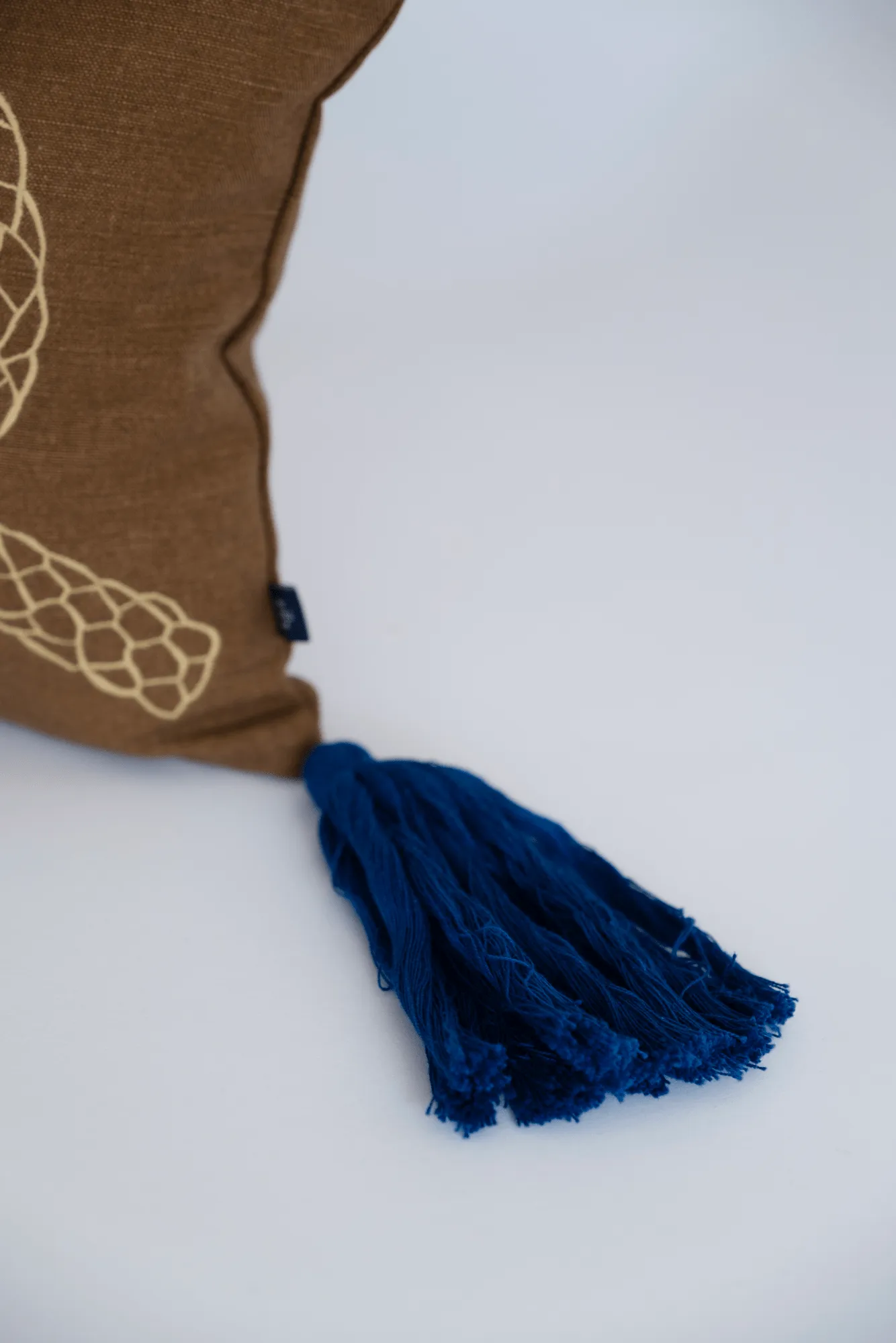 Knop almofada de decoração, Castanho-dourado-azul, 27x40 cm Fine Little Day