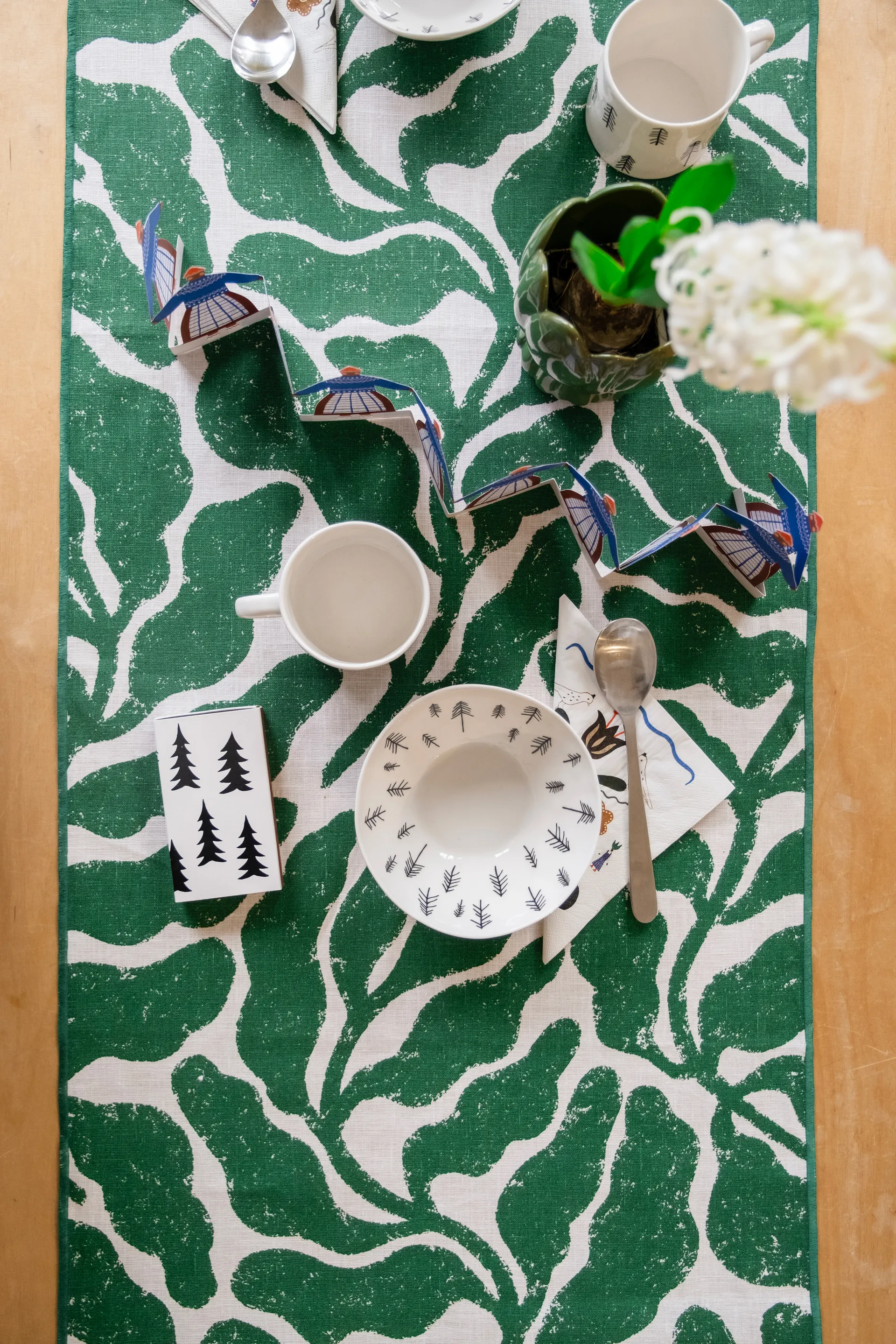 Leaves caminho de mesa 45x180 cm, Verde Fine Little Day