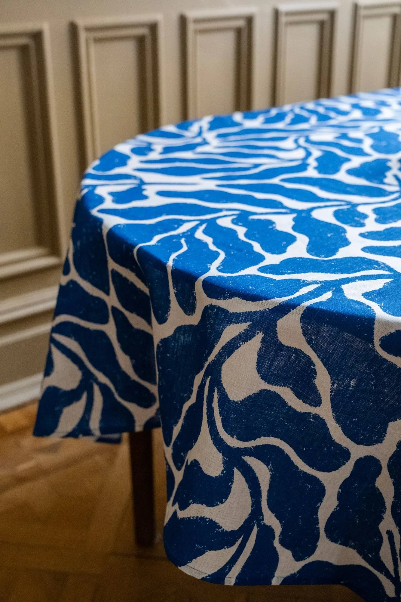 Leaves toalha de mesa, Branco-azul, 147x250 cm Fine Little Day