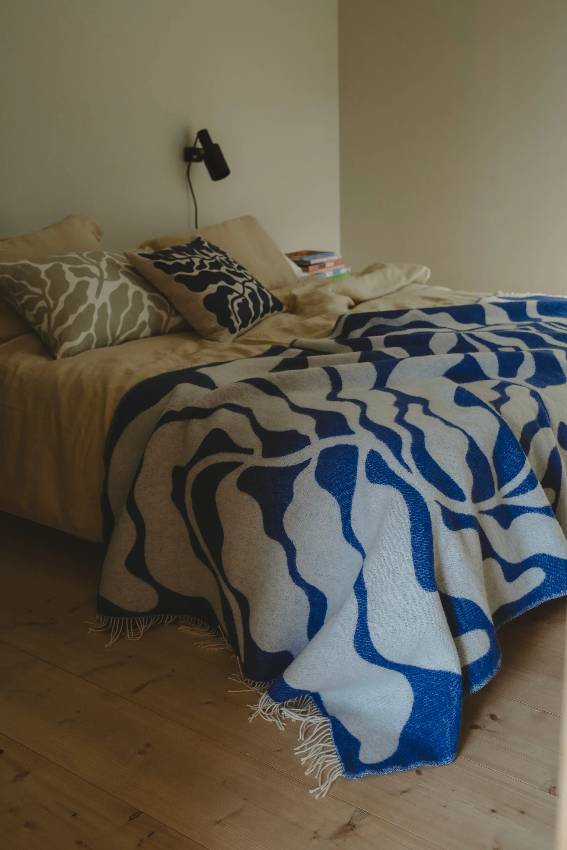 Manta Leaves 130x220 cm, Blue-white Fine Little Day