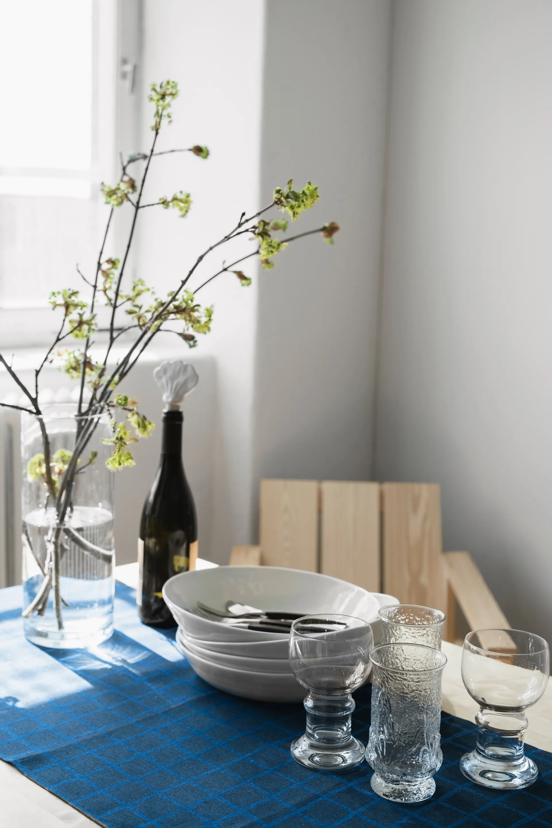 Rutig jacquard-woven corre-mesa 45x150 cm, Azul-preto Fine Little Day