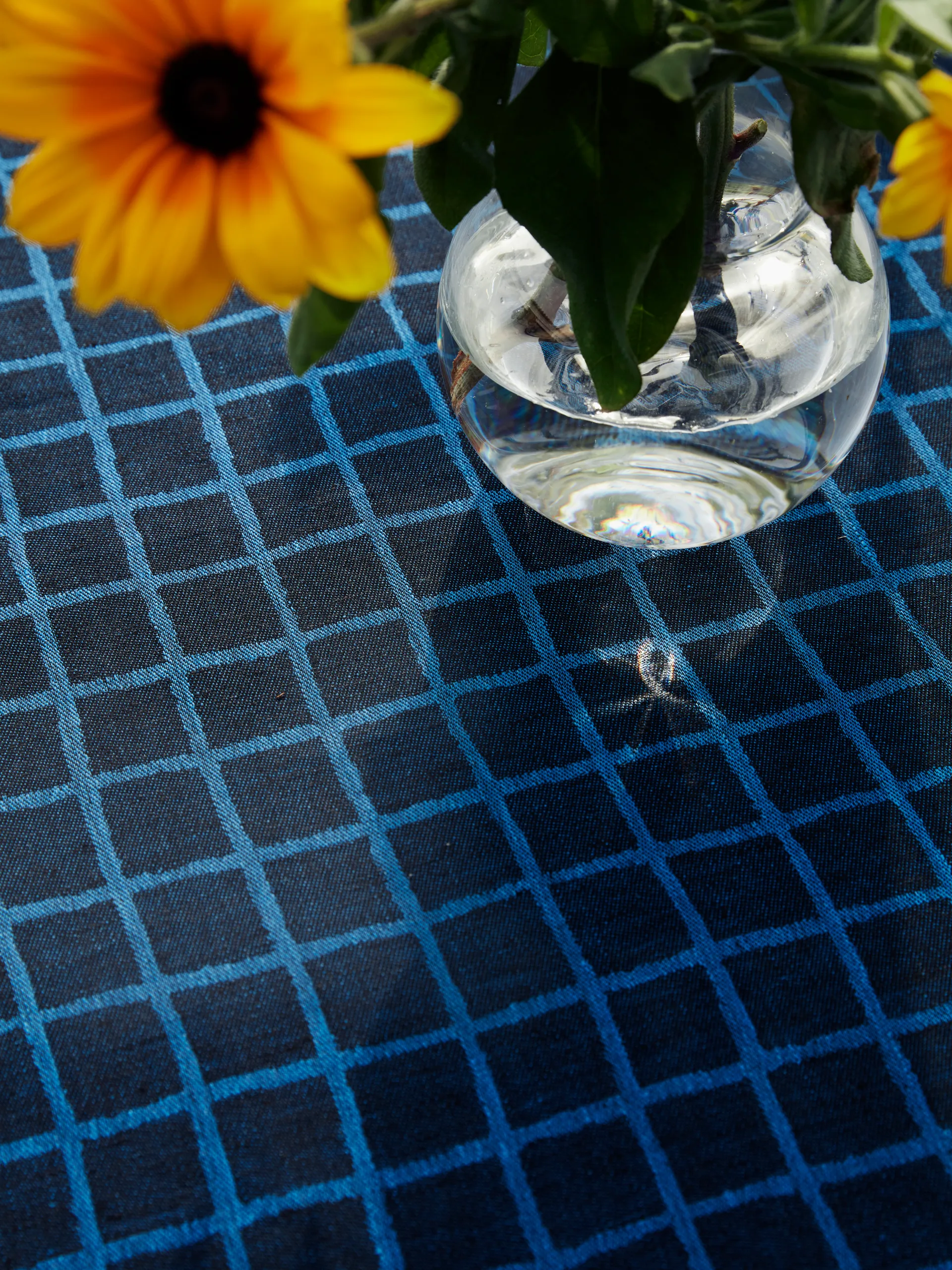 Rutig jacquard-woven toalha de mesa 147x250 cm, Azul-preto Fine Little Day