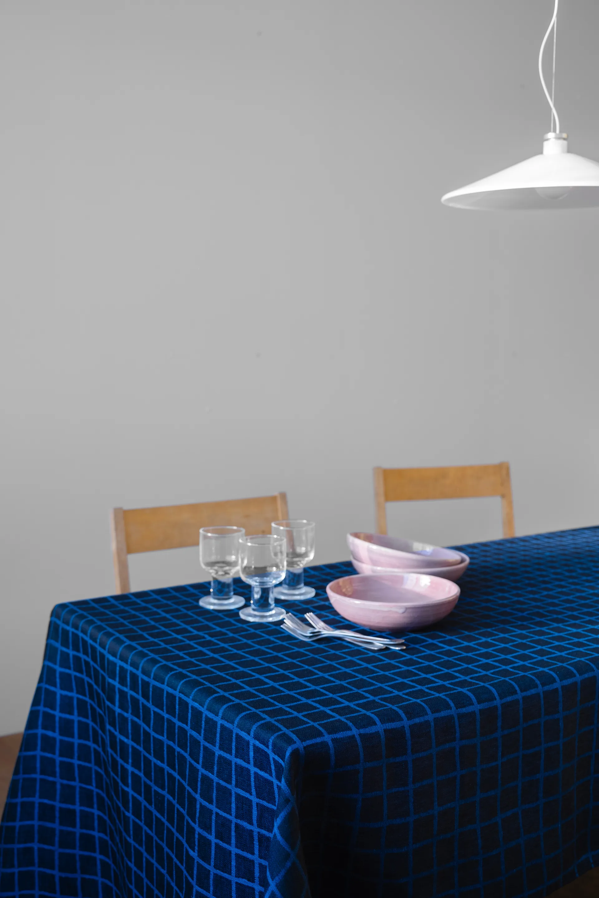 Rutig jacquard-woven toalha de mesa 147x250 cm, Azul-preto Fine Little Day