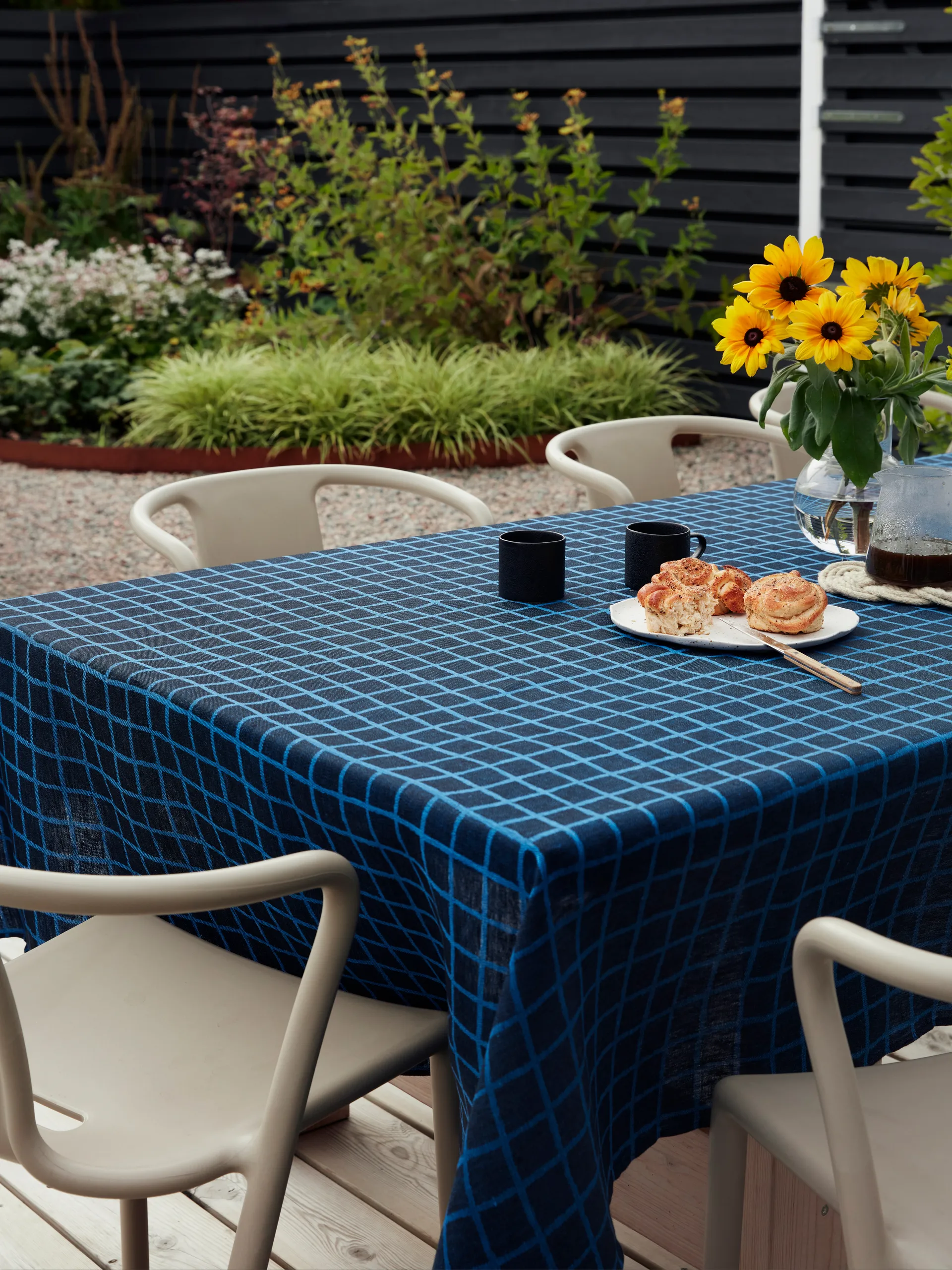 Rutig jacquard-woven toalha de mesa 147x250 cm, Azul-preto Fine Little Day