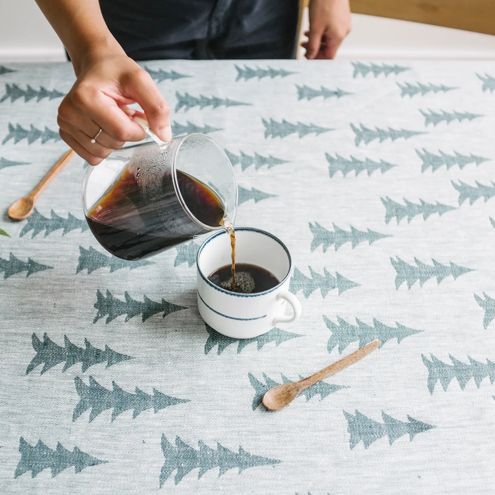 Toalha de mesa Gran jacquard-lã 147x250 cm, verde-cinza Fine Little Day