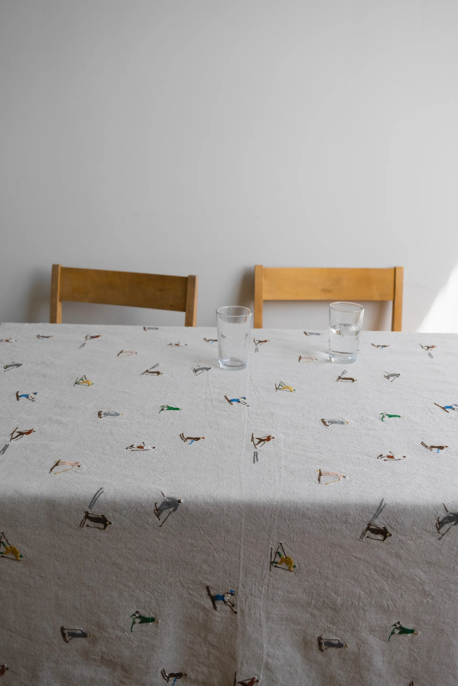Toalha de mesa Skiers 147x250 cm, Natural Fine Little Day