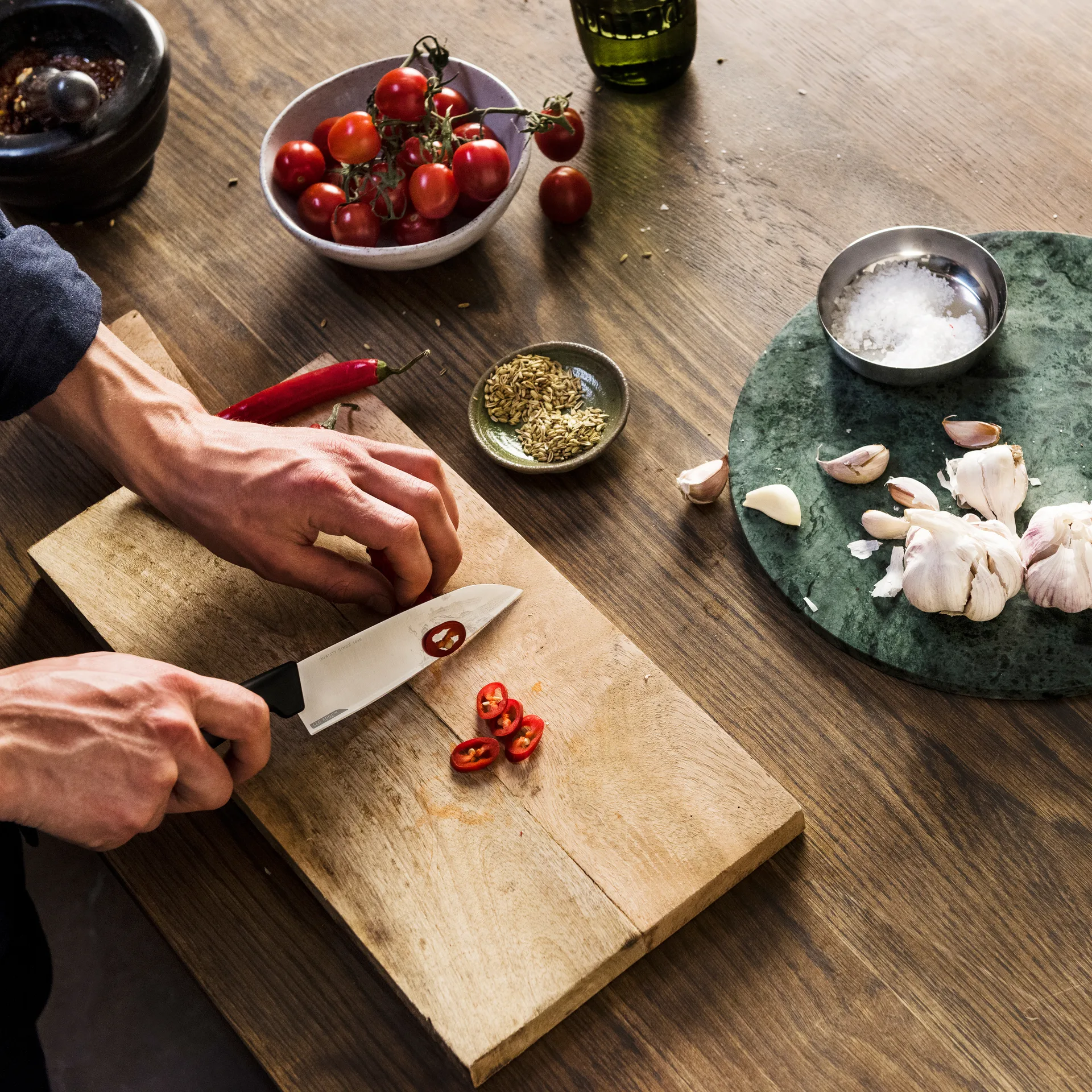 Faca Hard Edge 13,5 cm, aço inoxidável Fiskars