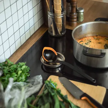 Functional Form concha de sopa - Preto-laranja, 36,2 cm - Fiskars