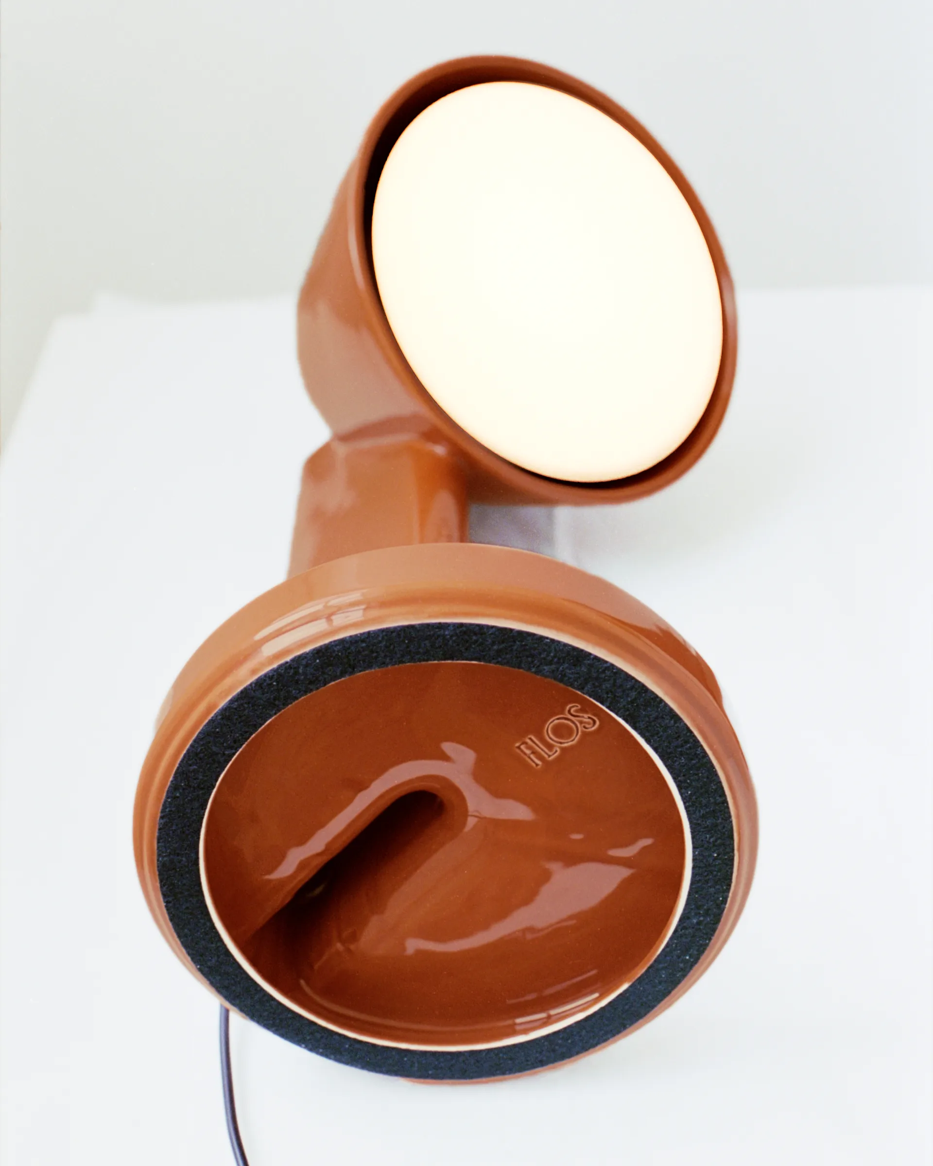 Candeeiro de mesa Céramique Down, Rust red Flos