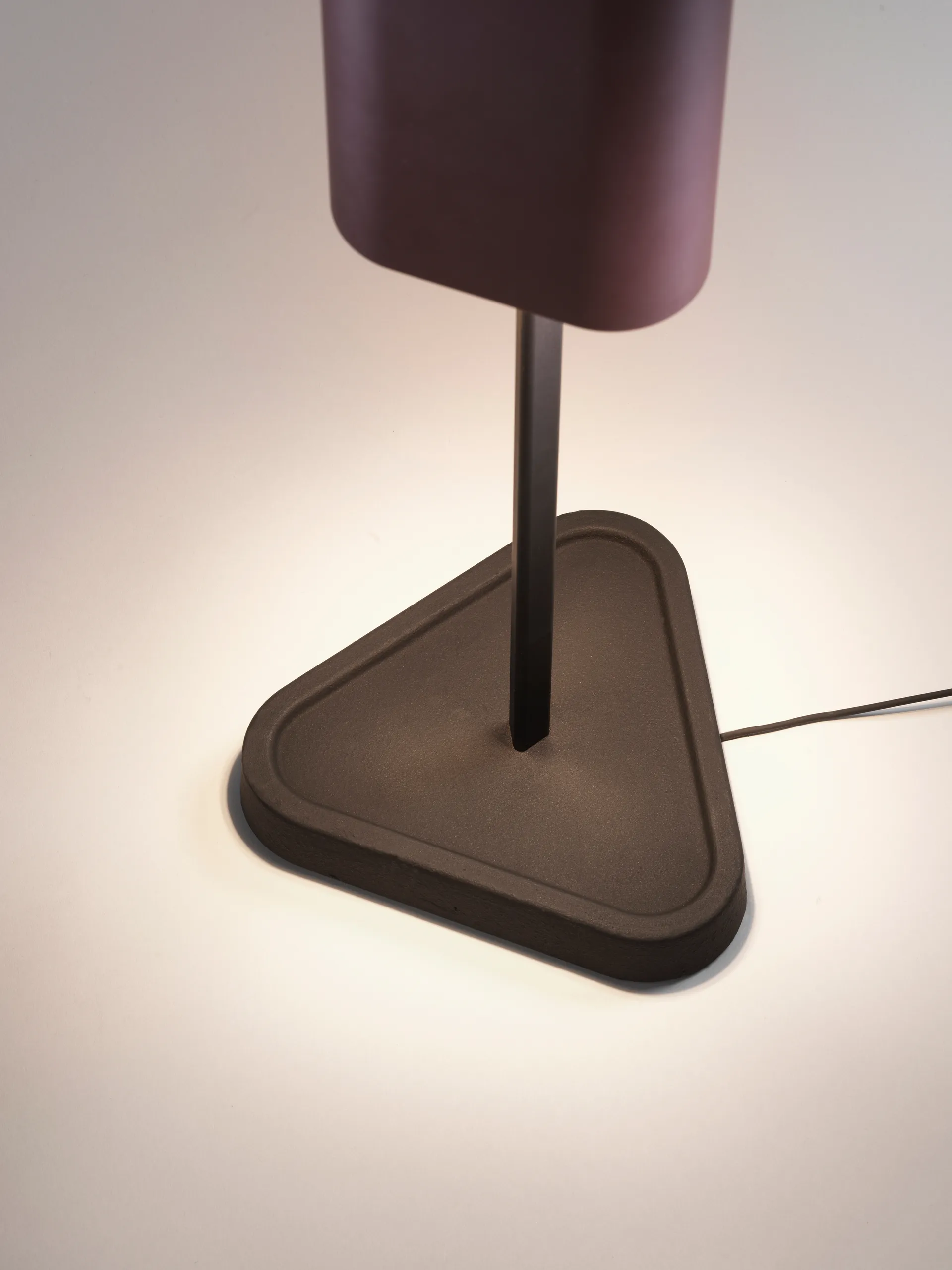 Candeeiro de mesa EMI 114 cm, Deep red Flos