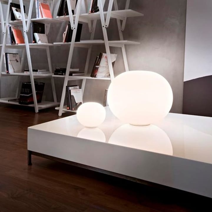 Candeeiro de mesa Glo-ball B2, Vidro opala branco Flos