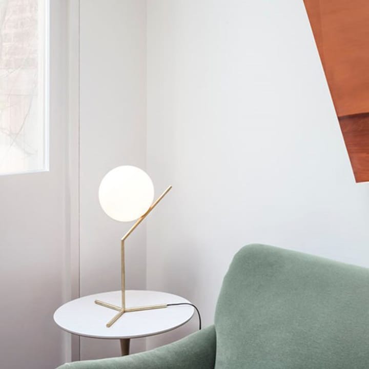 Candeeiro de mesa IC lights T1 low, Latão escovado-opala Flos