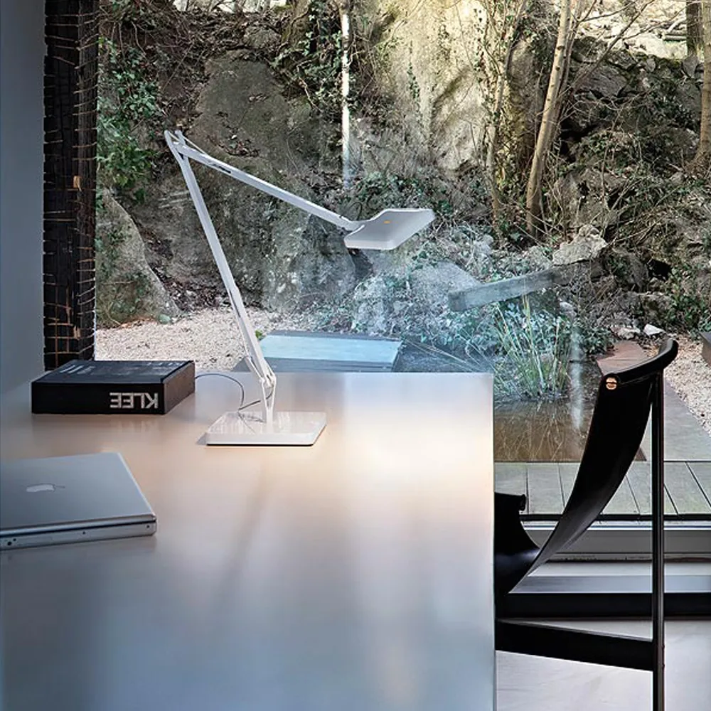 Candeeiro de mesa Kelvin T LED, Branco brilhante Flos