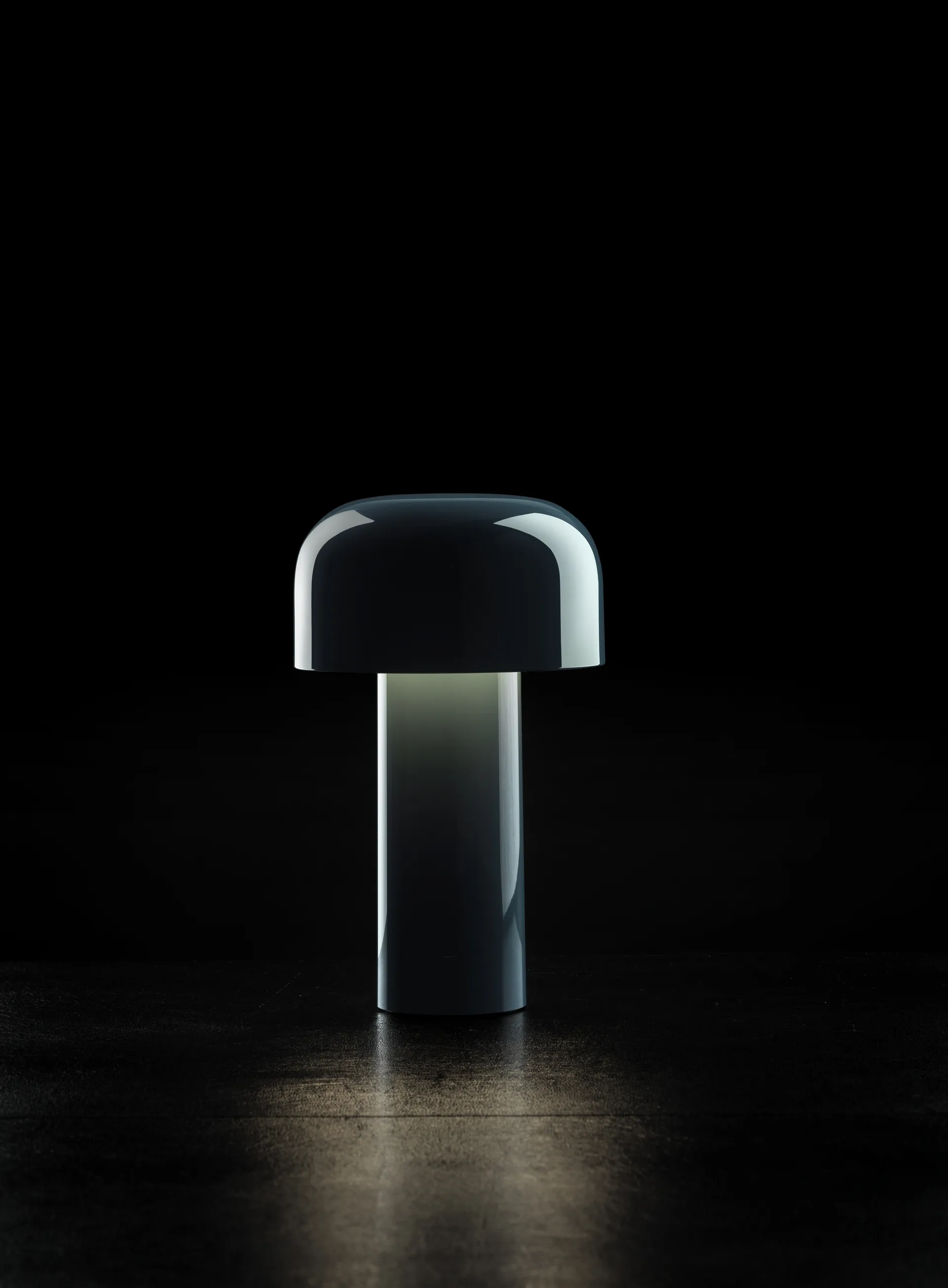 Candeeiro de mesa portátil Bellhop, Blue grey, IP54 (interior/exterior) Flos